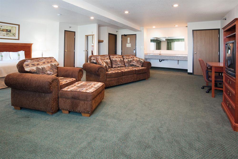 Country Inn & Suites By Radisson, Sidney, Ne Bagian luar foto