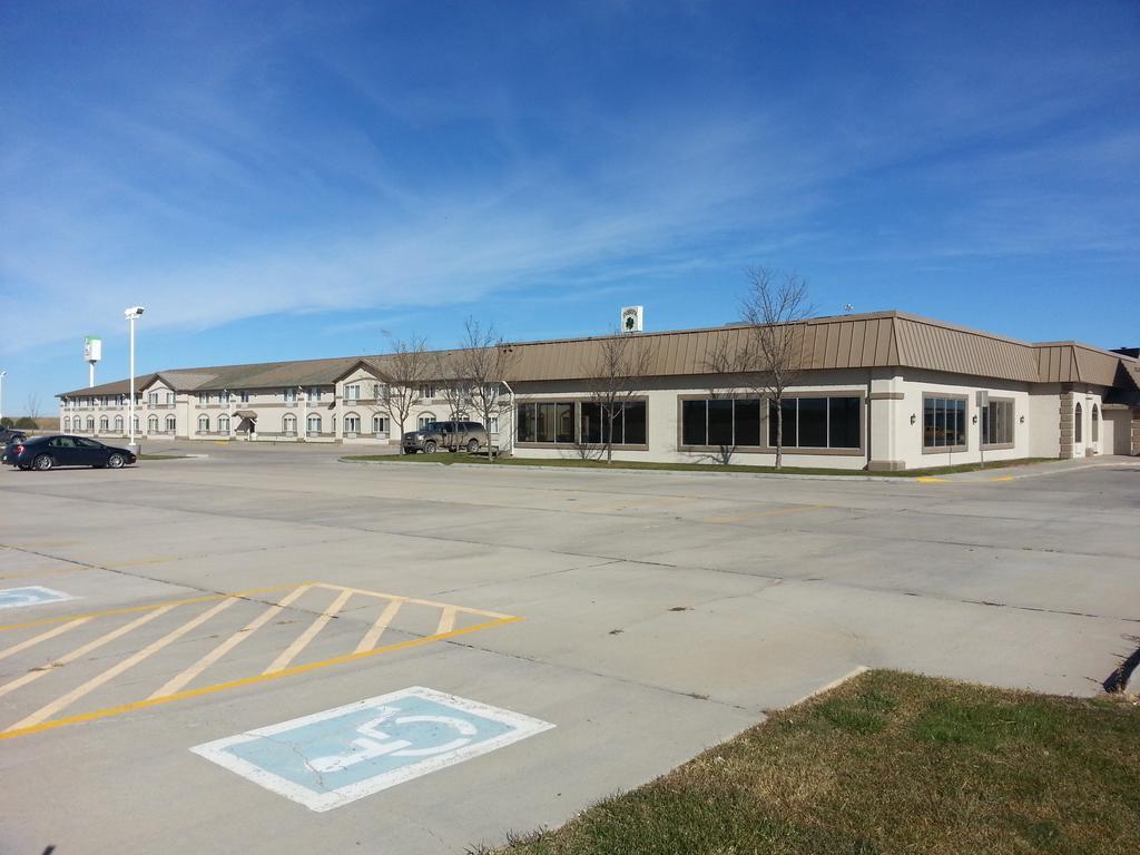 Country Inn & Suites By Radisson, Sidney, Ne Bagian luar foto