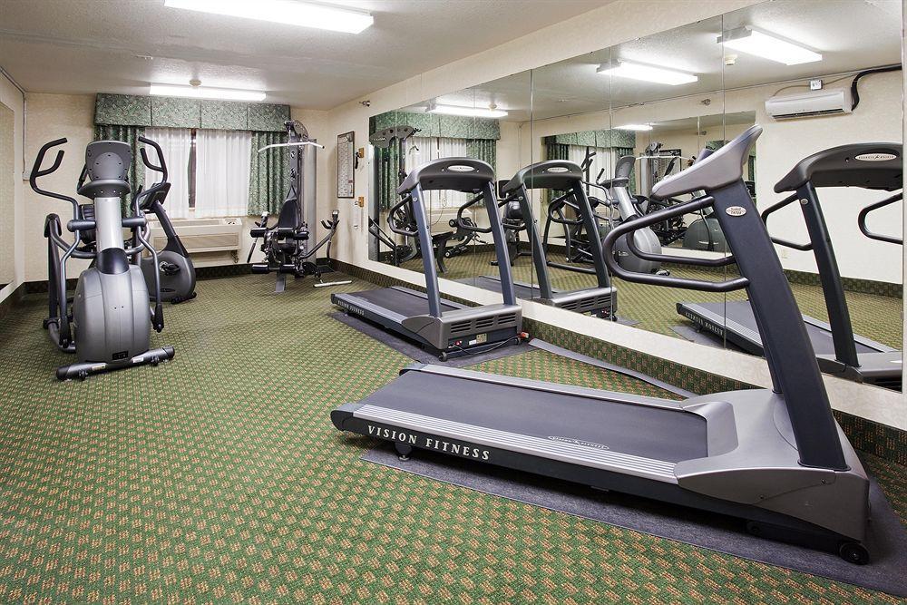 Country Inn & Suites By Radisson, Sidney, Ne Bagian luar foto