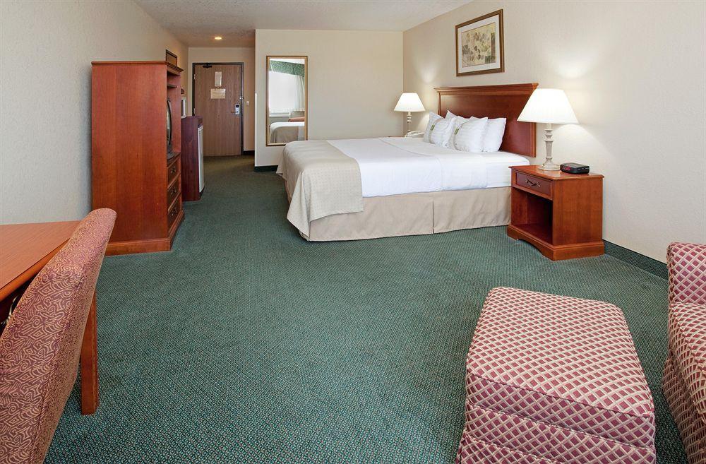 Country Inn & Suites By Radisson, Sidney, Ne Ruang foto
