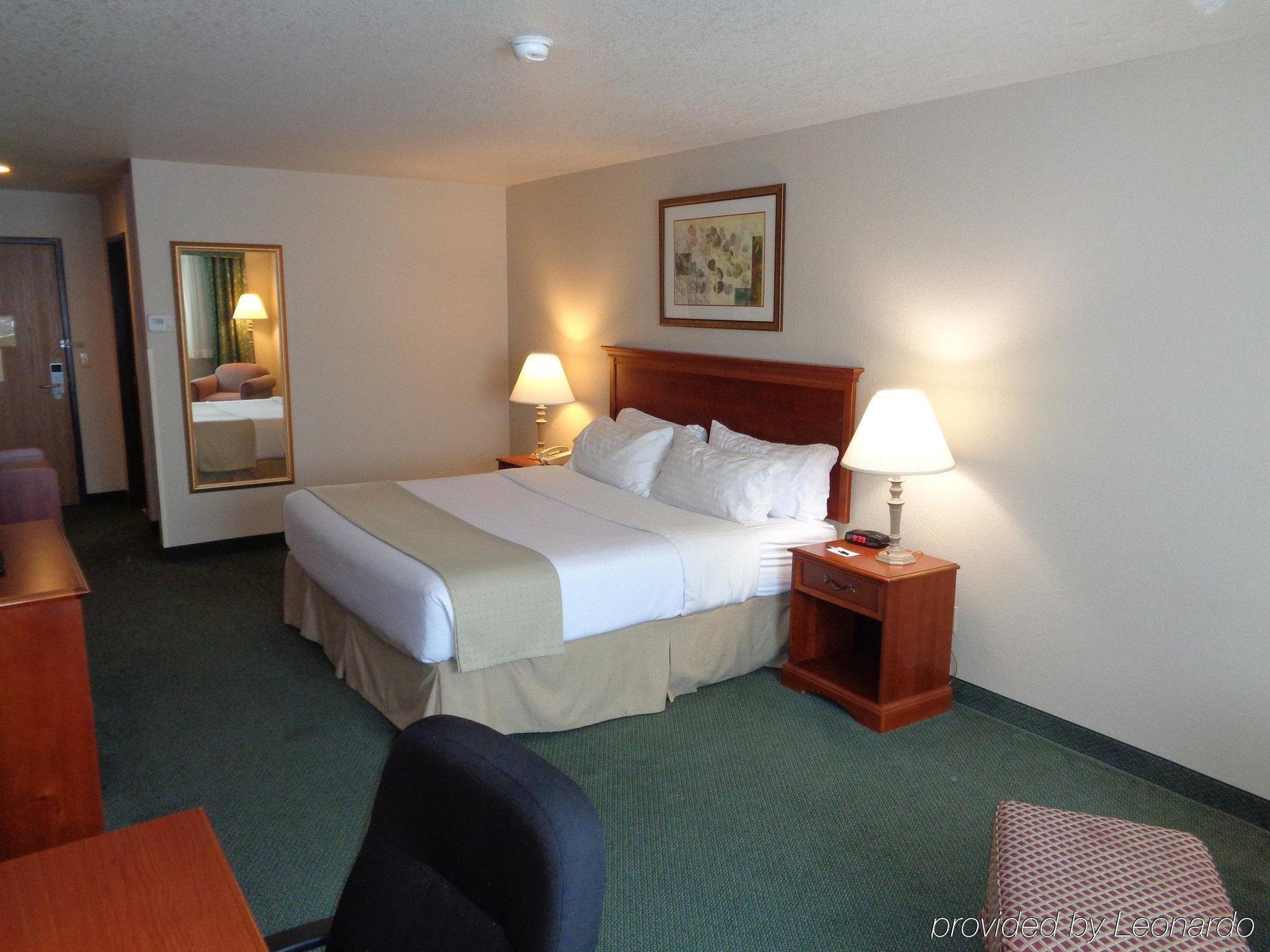 Country Inn & Suites By Radisson, Sidney, Ne Bagian luar foto