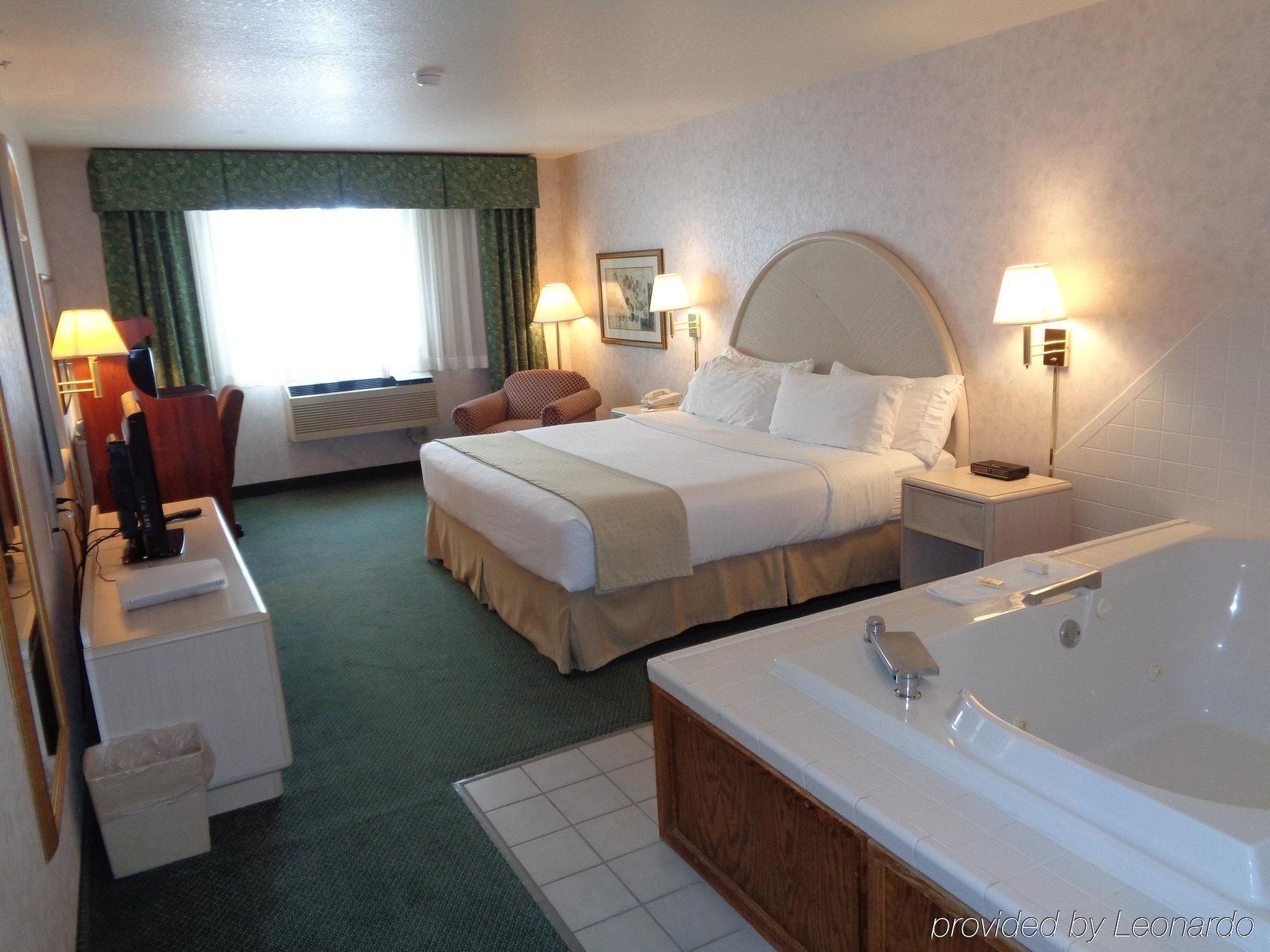 Country Inn & Suites By Radisson, Sidney, Ne Bagian luar foto