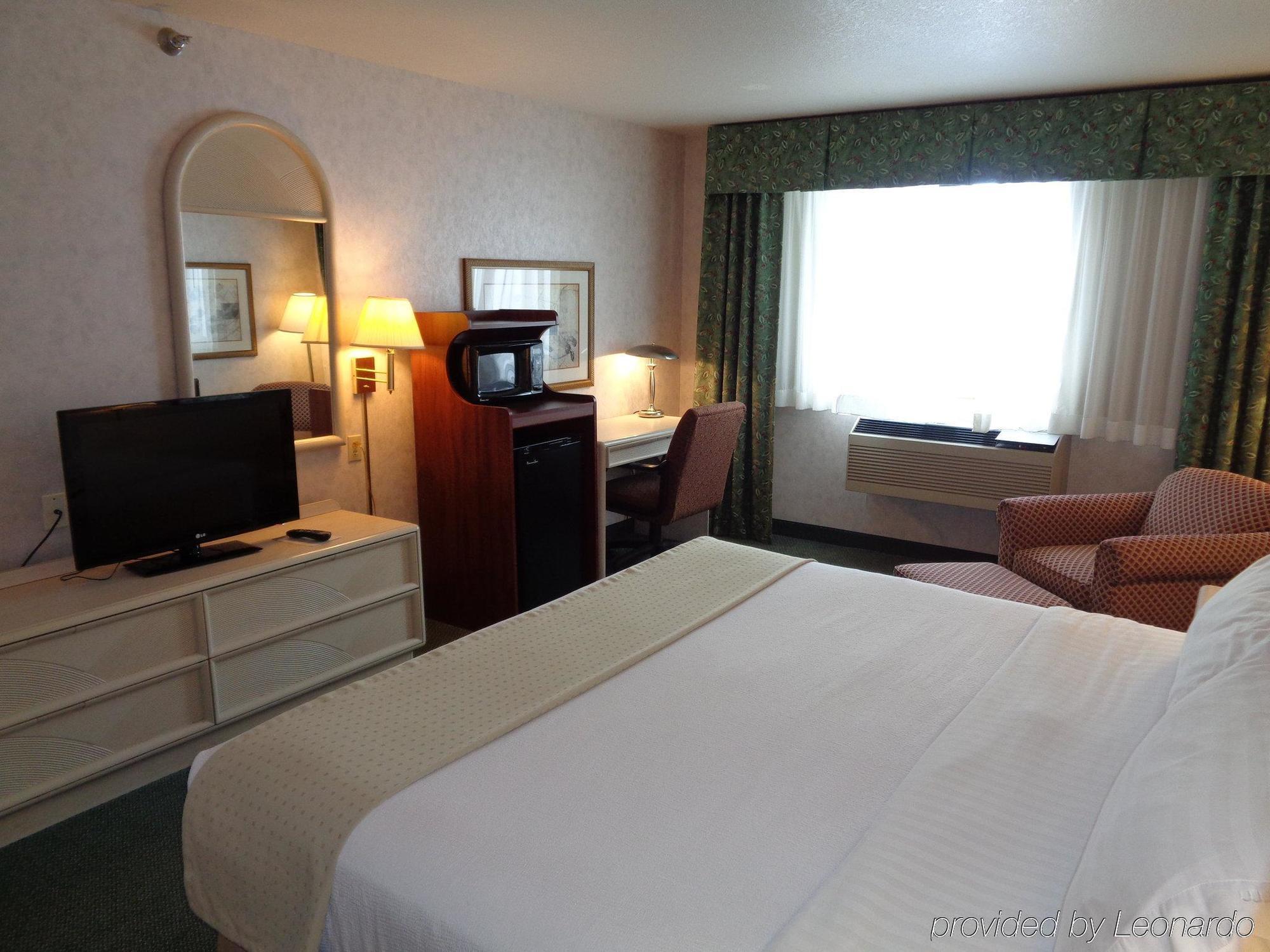 Country Inn & Suites By Radisson, Sidney, Ne Bagian luar foto