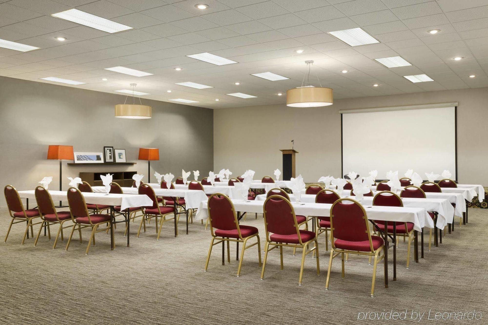 Country Inn & Suites By Radisson, Sidney, Ne Bagian luar foto