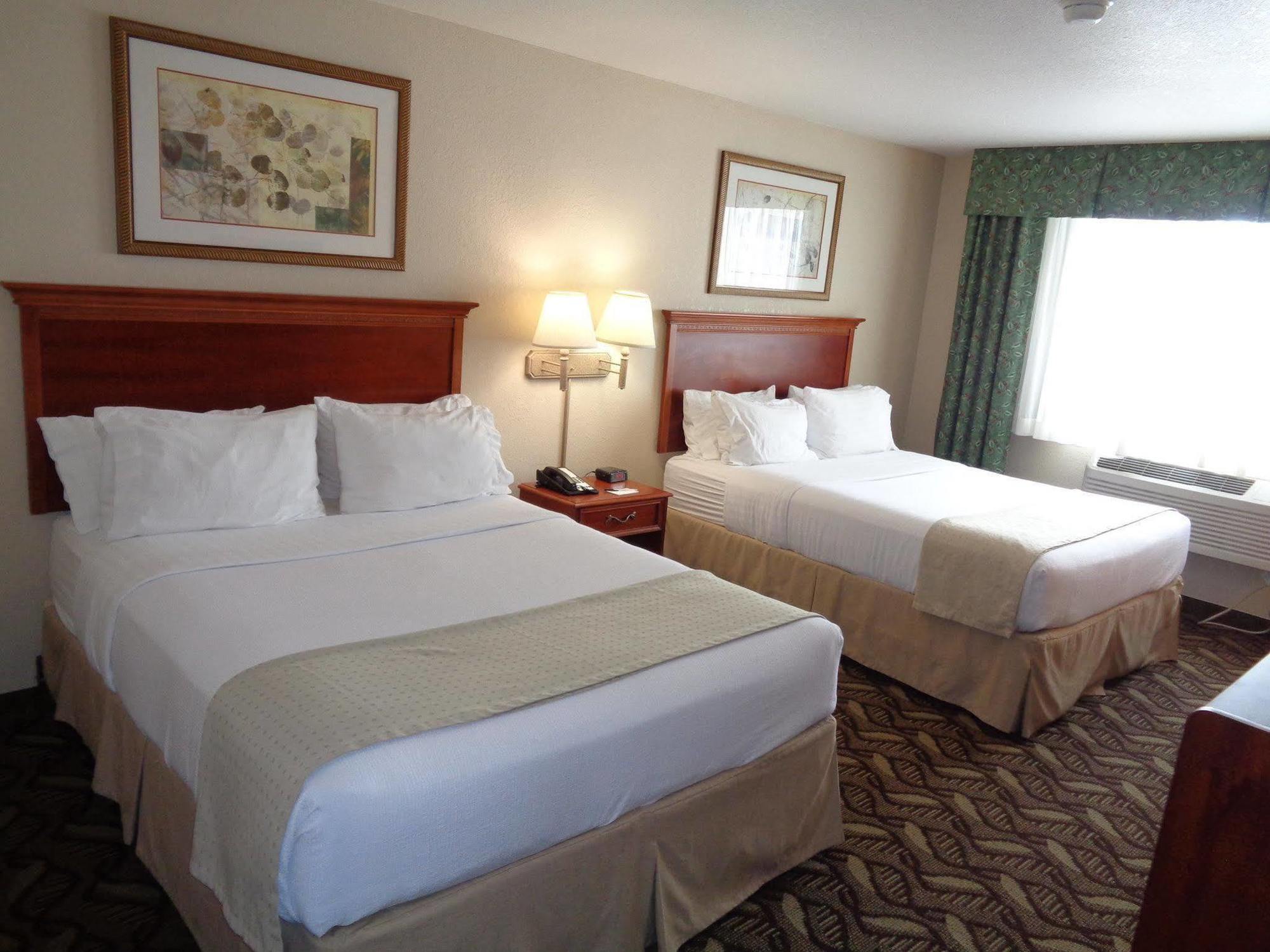 Country Inn & Suites By Radisson, Sidney, Ne Bagian luar foto
